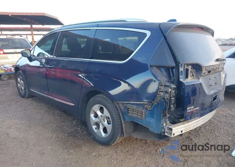 2017 Chrysler Pacifica Touring-L Plus z USA, uszkodzony, nr VIN 2C4RC1EG6HR531439